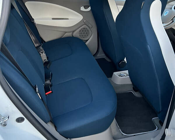 Рено Зое, объемом двигателя 0 л и пробегом 83 тыс. км за 6200 $, фото 14 на Automoto.ua
