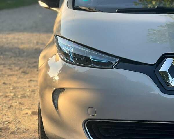 Рено Зое, об'ємом двигуна 0 л та пробігом 137 тис. км за 10100 $, фото 7 на Automoto.ua