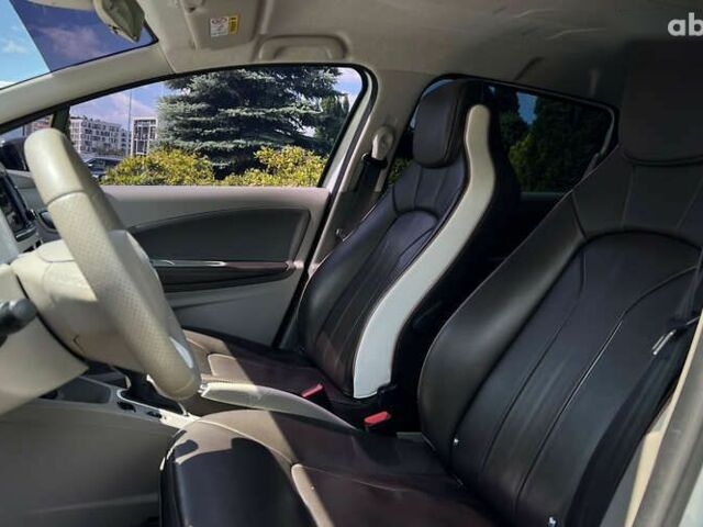 Рено Зое, объемом двигателя 0 л и пробегом 127 тыс. км за 6200 $, фото 12 на Automoto.ua