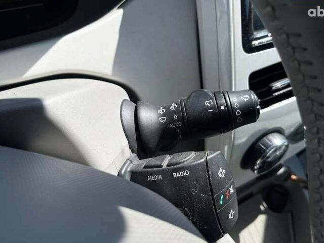 Рено Зое 2013 в Мукачево на Automoto.ua Рено Зое, объемом двигателя 0 л и пробегом 113 тыс. км за 6990 $, фото 16 на Automoto.ua