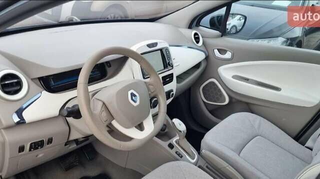 Рено Зое, об'ємом двигуна 0 л та пробігом 118 тис. км за 7700 $, фото 9 на Automoto.ua