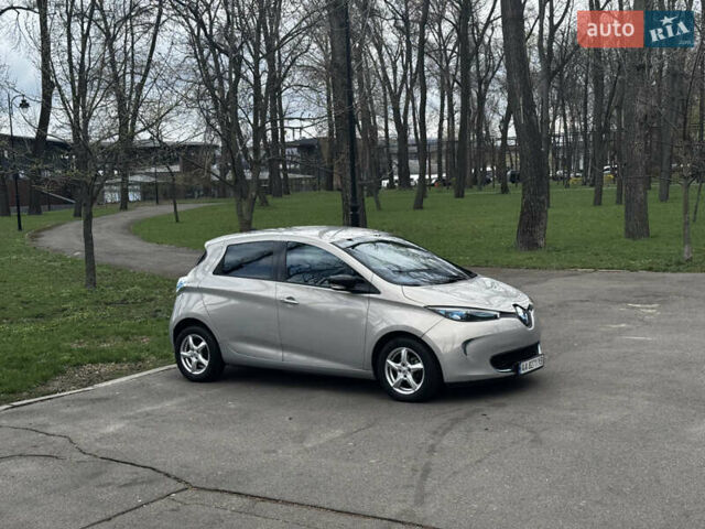 Рено Зое, объемом двигателя 0 л и пробегом 61 тыс. км за 7600 $, фото 2 на Automoto.ua