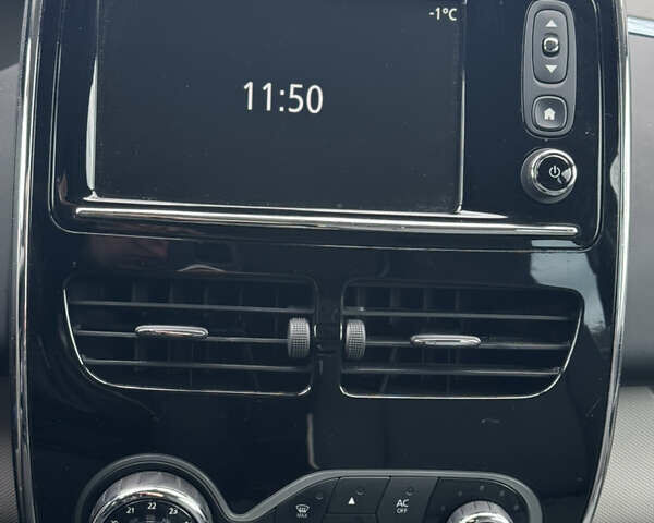 Рено Зое, объемом двигателя 0 л и пробегом 61 тыс. км за 7600 $, фото 17 на Automoto.ua