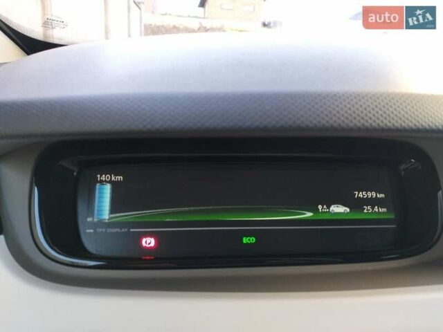 Рено Зое, объемом двигателя 0 л и пробегом 73 тыс. км за 8000 $, фото 1 на Automoto.ua