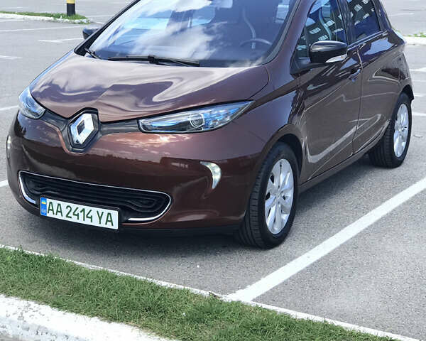 Рено Зое, объемом двигателя 0 л и пробегом 122 тыс. км за 10400 $, фото 2 на Automoto.ua