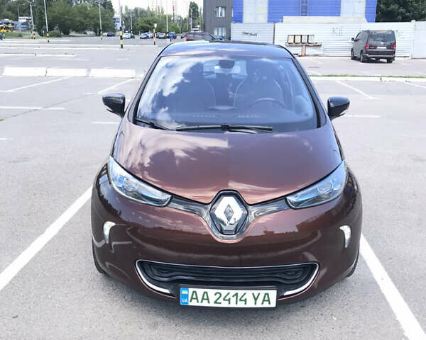 Рено Зое, объемом двигателя 0 л и пробегом 122 тыс. км за 10400 $, фото 1 на Automoto.ua