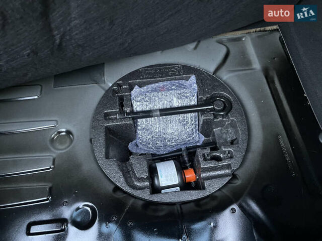 Рено Зое, об'ємом двигуна 0 л та пробігом 145 тис. км за 7299 $, фото 25 на Automoto.ua