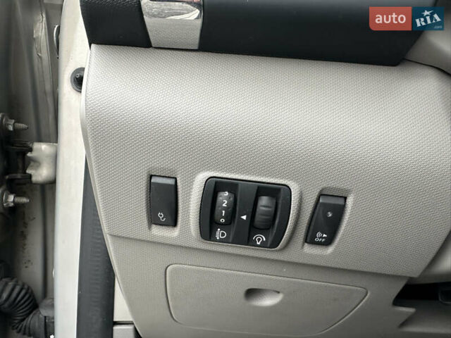 Рено Зое, объемом двигателя 0 л и пробегом 100 тыс. км за 6750 $, фото 9 на Automoto.ua