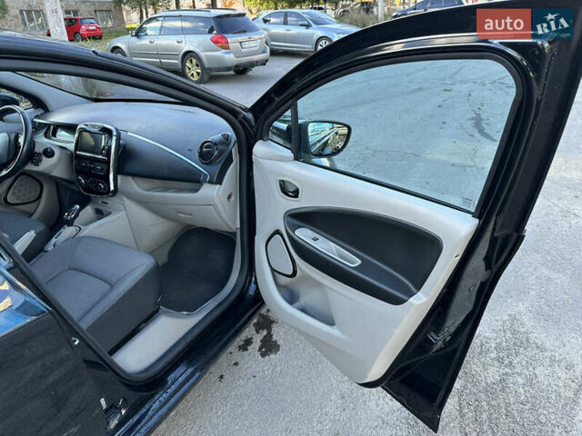 Рено Зое 2015 в Дубно на Automoto.ua Рено Зое, объемом двигателя 0 л и пробегом 90 тыс. км за 6900 $, фото 22 на Automoto.ua