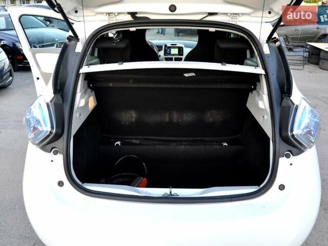 Рено Зое, объемом двигателя 0 л и пробегом 63 тыс. км за 7999 $, фото 22 на Automoto.ua