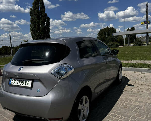 Рено Зое, объемом двигателя 0 л и пробегом 77 тыс. км за 8900 $, фото 3 на Automoto.ua