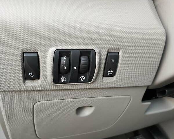 Рено Зое, объемом двигателя 0 л и пробегом 117 тыс. км за 7600 $, фото 10 на Automoto.ua