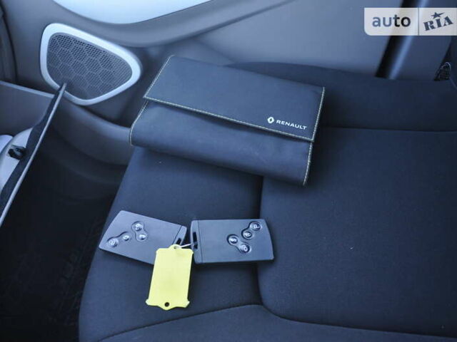 Рено Зое, объемом двигателя 0 л и пробегом 63 тыс. км за 7999 $, фото 31 на Automoto.ua