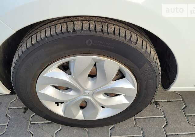 Рено Зое, об'ємом двигуна 0 л та пробігом 45 тис. км за 6999 $, фото 30 на Automoto.ua