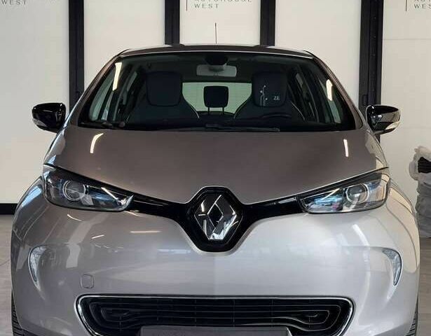 Рено Зое, объемом двигателя 0 л и пробегом 61 тыс. км за 7600 $, фото 1 на Automoto.ua