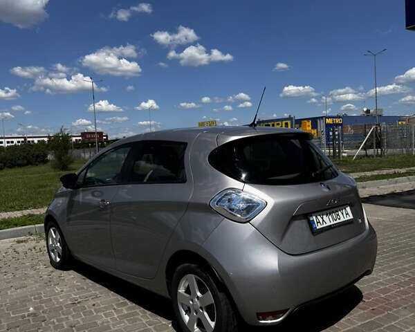 Рено Зое, объемом двигателя 0 л и пробегом 77 тыс. км за 8900 $, фото 2 на Automoto.ua