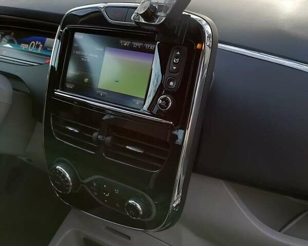 Рено Зое, объемом двигателя 0 л и пробегом 117 тыс. км за 7600 $, фото 16 на Automoto.ua