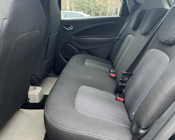 Рено Зое, объемом двигателя 0 л и пробегом 117 тыс. км за 11200 $, фото 10 на Automoto.ua