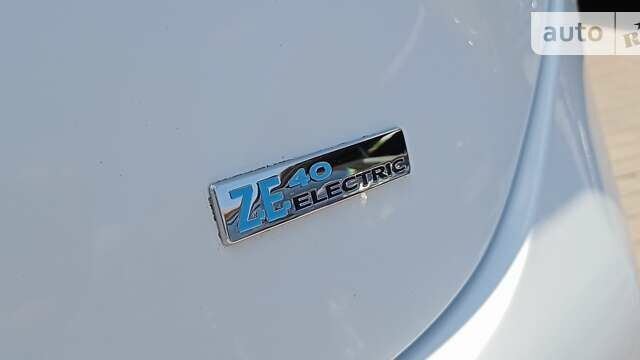 Рено Зое, объемом двигателя 0 л и пробегом 41 тыс. км за 13900 $, фото 9 на Automoto.ua