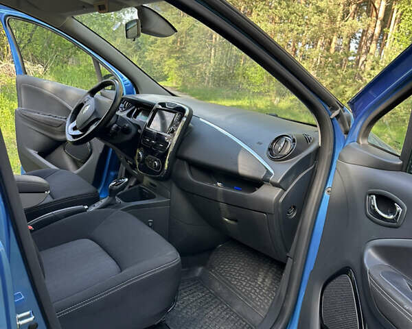 Рено Зое, объемом двигателя 0 л и пробегом 151 тыс. км за 8799 $, фото 25 на Automoto.ua