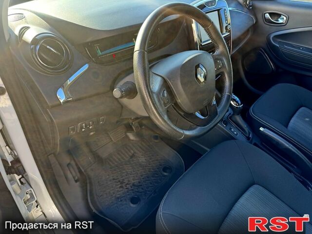 Рено Зое, объемом двигателя 65 л и пробегом 78 тыс. км за 10600 $, фото 3 на Automoto.ua