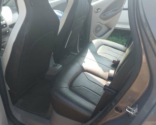 Рено Зое, объемом двигателя 0 л и пробегом 108 тыс. км за 10500 $, фото 7 на Automoto.ua