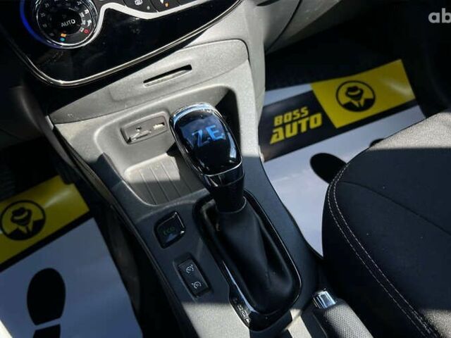 Рено Зое, объемом двигателя 0 л и пробегом 143 тыс. км за 8999 $, фото 15 на Automoto.ua