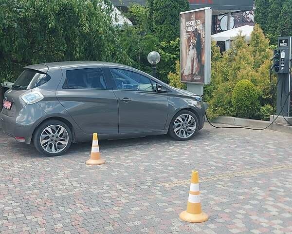 Рено Зое, объемом двигателя 0 л и пробегом 108 тыс. км за 10500 $, фото 1 на Automoto.ua