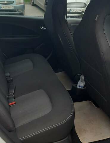 Рено Зое, объемом двигателя 0 л и пробегом 149 тыс. км за 10300 $, фото 5 на Automoto.ua