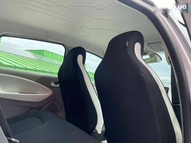 Рено Зое, объемом двигателя 0 л и пробегом 45 тыс. км за 9990 $, фото 23 на Automoto.ua