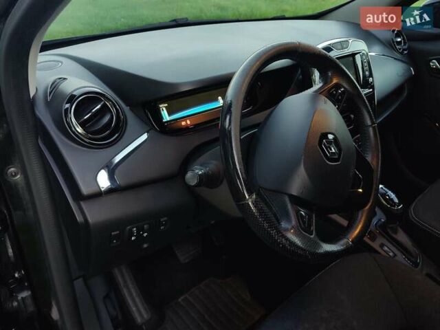 Рено Зое, объемом двигателя 0 л и пробегом 150 тыс. км за 8200 $, фото 17 на Automoto.ua