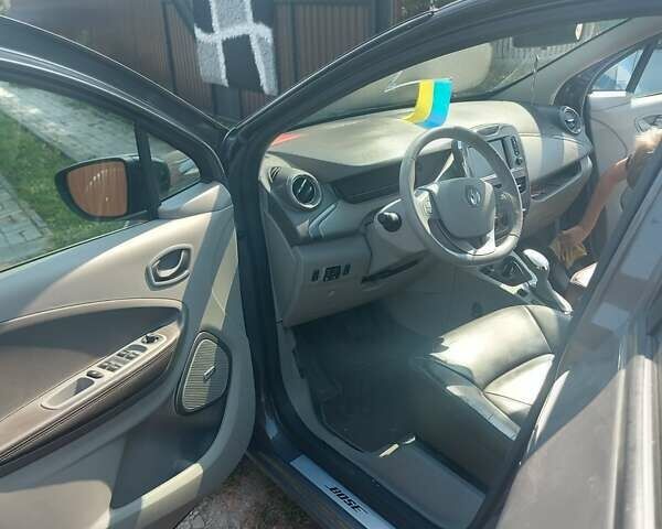 Рено Зое, объемом двигателя 0 л и пробегом 108 тыс. км за 10500 $, фото 4 на Automoto.ua