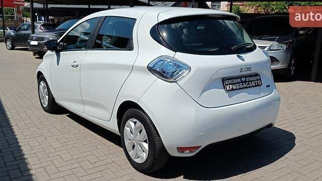 Рено Зое, объемом двигателя 0 л и пробегом 41 тыс. км за 10000 $, фото 5 на Automoto.ua