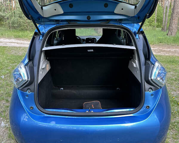 Рено Зое, объемом двигателя 0 л и пробегом 151 тыс. км за 8799 $, фото 22 на Automoto.ua