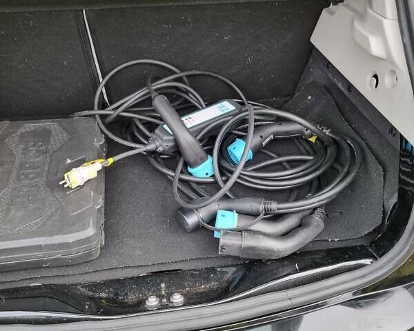 Рено Зое, объемом двигателя 0 л и пробегом 32 тыс. км за 9650 $, фото 21 на Automoto.ua