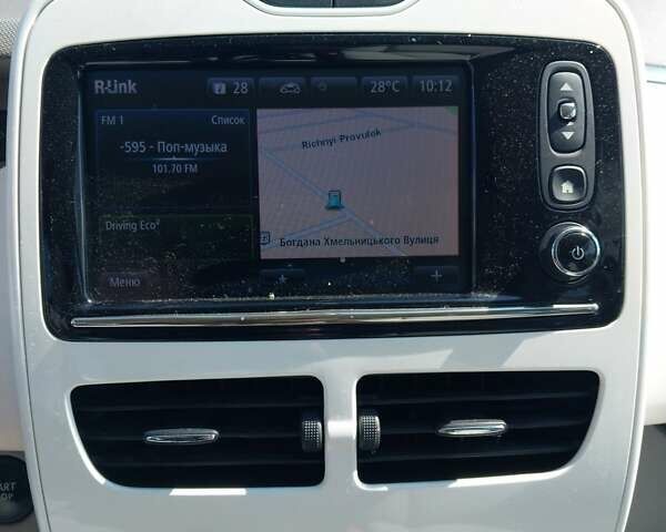 Рено Зое, объемом двигателя 0 л и пробегом 91 тыс. км за 9800 $, фото 8 на Automoto.ua