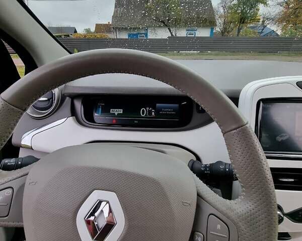 Рено Зое, объемом двигателя 0 л и пробегом 32 тыс. км за 9650 $, фото 15 на Automoto.ua