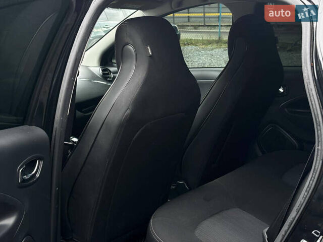 Рено Зое, объемом двигателя 0 л и пробегом 130 тыс. км за 10500 $, фото 13 на Automoto.ua