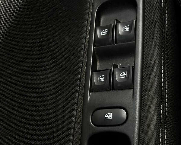 Рено Зое, объемом двигателя 0 л и пробегом 130 тыс. км за 10500 $, фото 14 на Automoto.ua