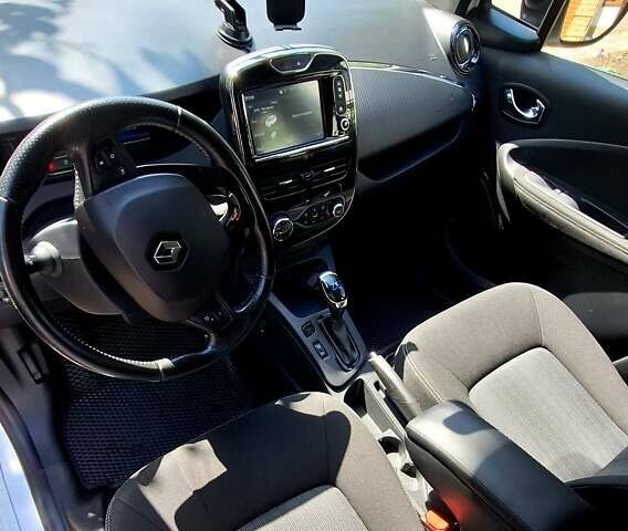 Рено Зое, объемом двигателя 0 л и пробегом 141 тыс. км за 9900 $, фото 8 на Automoto.ua
