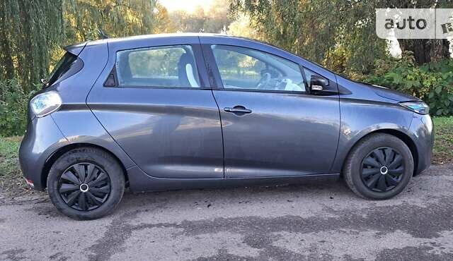Рено Зое, объемом двигателя 0 л и пробегом 104 тыс. км за 9600 $, фото 3 на Automoto.ua