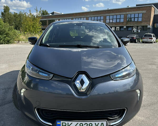 Рено Зое, объемом двигателя 0 л и пробегом 117 тыс. км за 10500 $, фото 13 на Automoto.ua