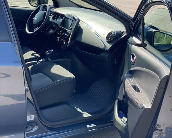 Рено Зое, объемом двигателя 0 л и пробегом 117 тыс. км за 10500 $, фото 16 на Automoto.ua