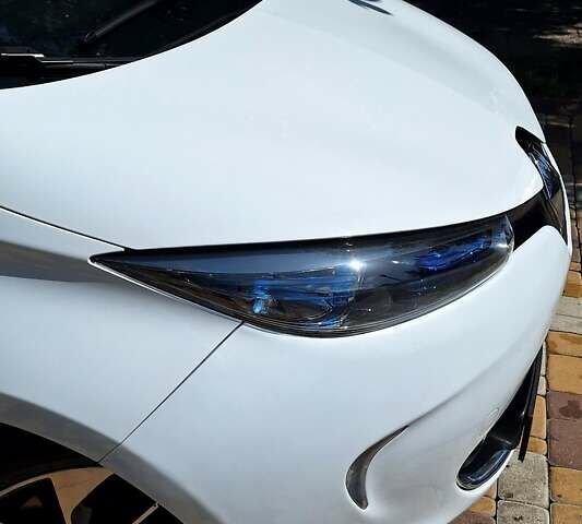 Рено Зое, объемом двигателя 0 л и пробегом 141 тыс. км за 9900 $, фото 2 на Automoto.ua