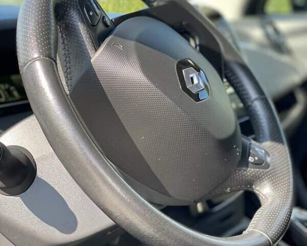 Рено Зое, объемом двигателя 0 л и пробегом 117 тыс. км за 10500 $, фото 19 на Automoto.ua
