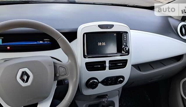 Рено Зое, объемом двигателя 0 л и пробегом 104 тыс. км за 9600 $, фото 9 на Automoto.ua