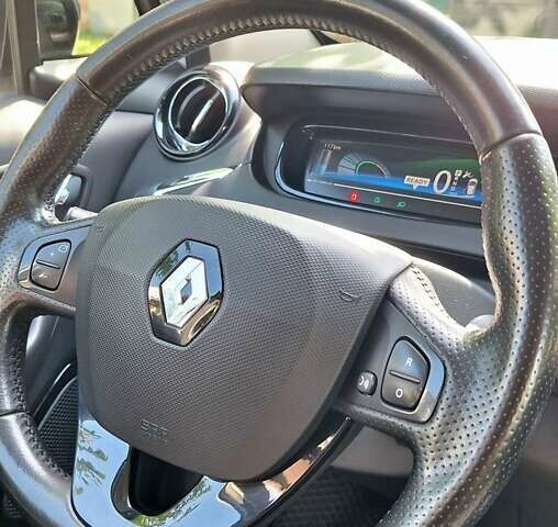 Рено Зое, объемом двигателя 0 л и пробегом 141 тыс. км за 9900 $, фото 15 на Automoto.ua