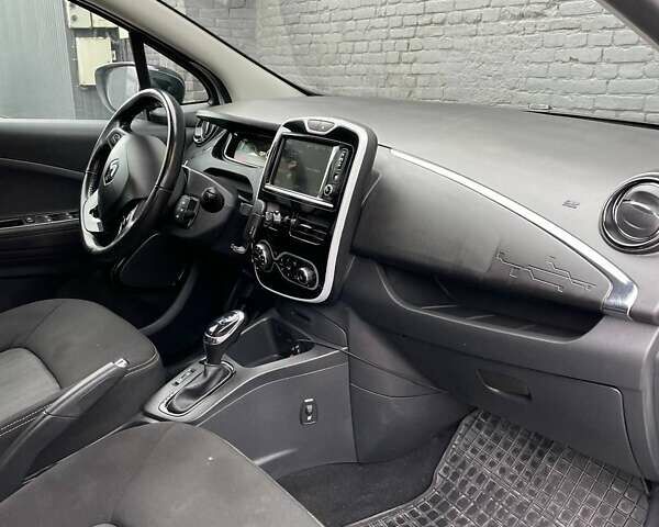 Рено Зое, объемом двигателя 0 л и пробегом 70 тыс. км за 10200 $, фото 22 на Automoto.ua
