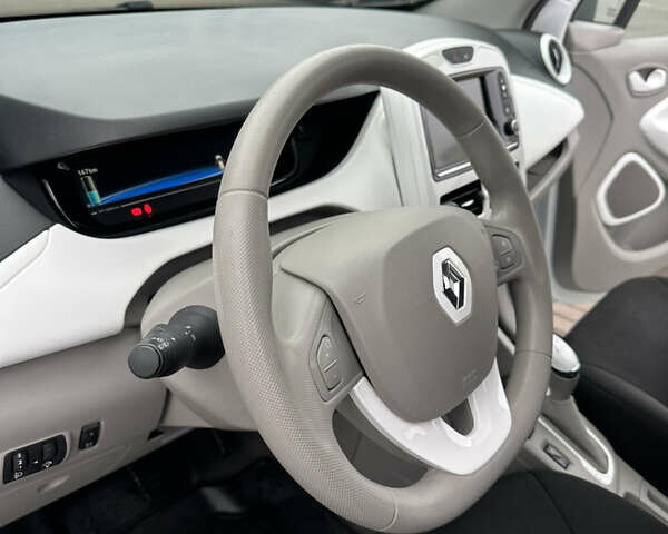 Рено Зое, объемом двигателя 0 л и пробегом 126 тыс. км за 8700 $, фото 21 на Automoto.ua