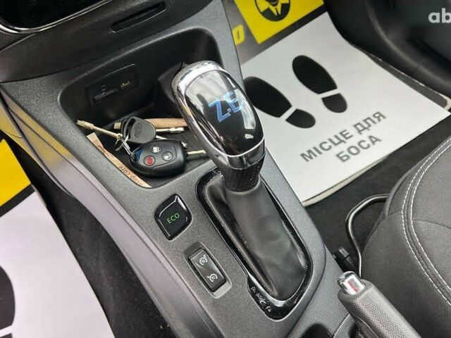 Рено Зое, объемом двигателя 0 л и пробегом 140 тыс. км за 9300 $, фото 11 на Automoto.ua